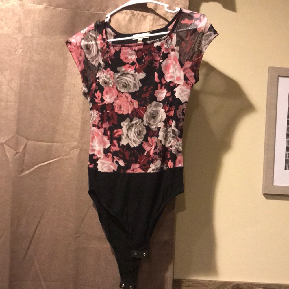 Monteau bodysuit size medium